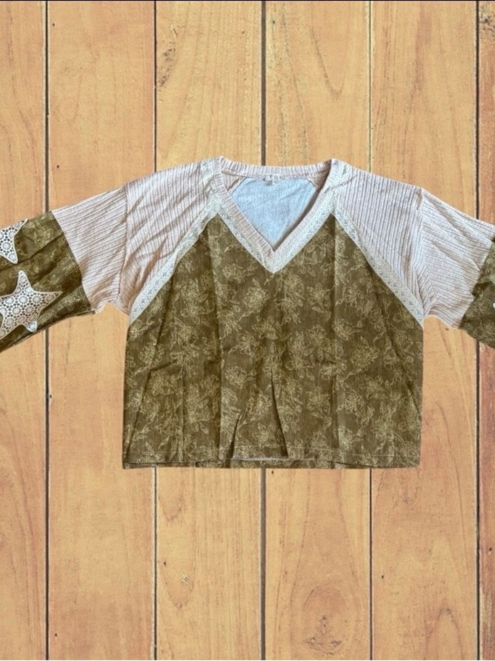 POL Starry Wanderer Star Patch Slouchy Boho Mixed Knit V-Neck Top- Large NWT - Picture 6 of 16